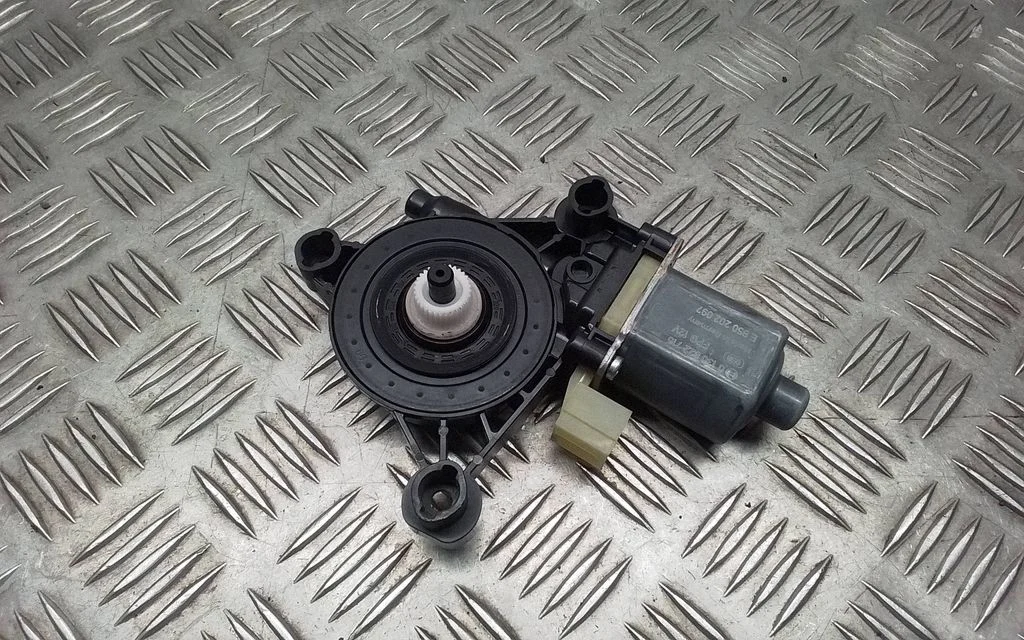 Front door window regulator motor – Porsche Macan (95B) (2019-)