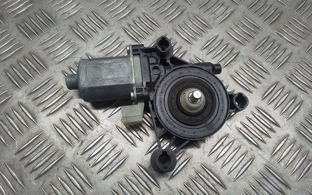 Front door window regulator motor – Porsche Macan (95B) (2019-)