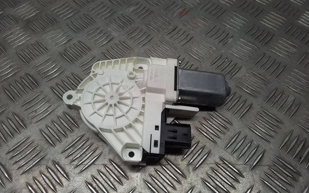 Front door window regulator motor – Tesla Model Y (2020-)