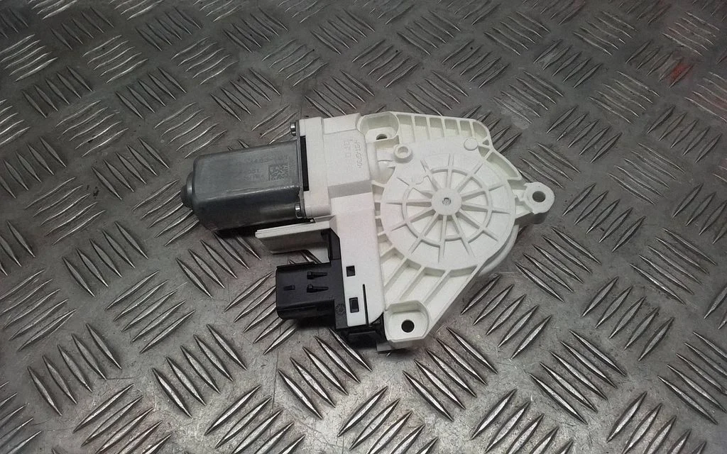 Front door window regulator motor – Tesla Model Y (2020-)