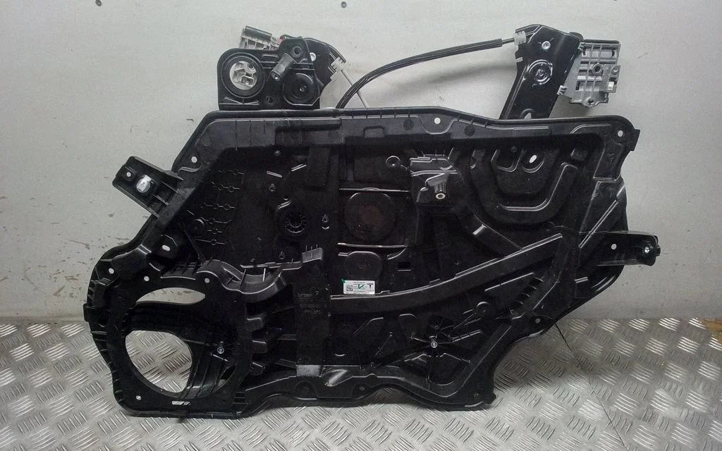 Front door window regulator with motor 149550997E
