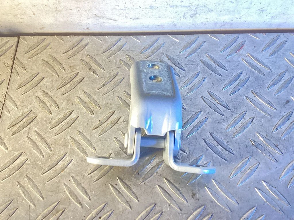 Rear door upper hinge – Lexus NX (2021-)