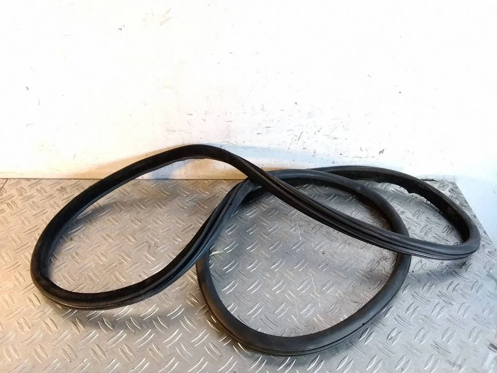 Tagaukse tihend (kere pool) – BMW 5-seeria F10 F11 (2009-2016)