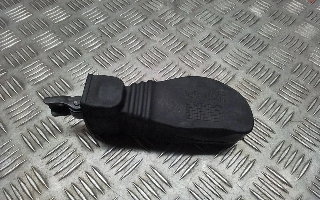 Rear door check strap stopper – Porsche Macan (95B) (2019-)