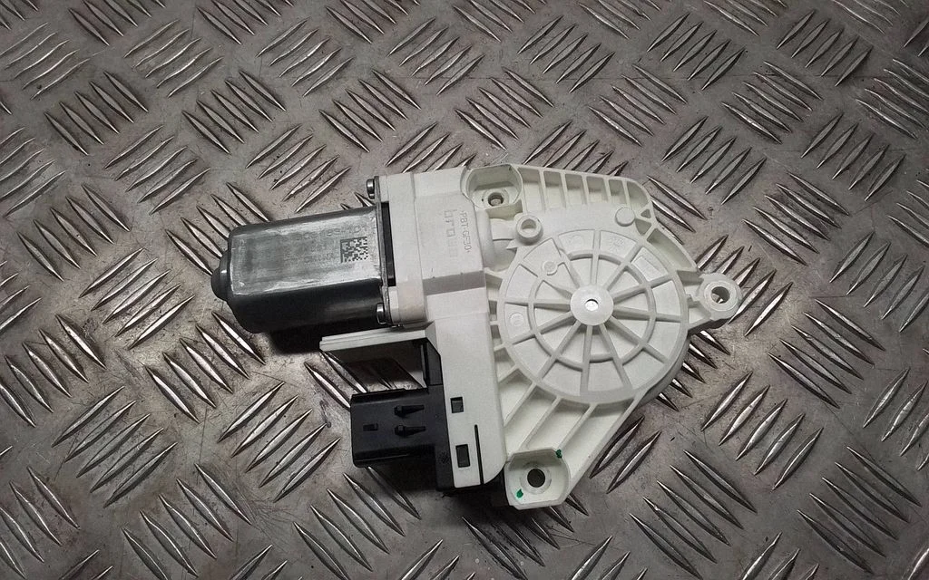 Rear door window regulator motor – Tesla Model Y (2020-)