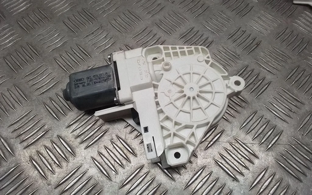 Rear door window regulator motor – Porsche Cayenne (92A) (2010-2017)