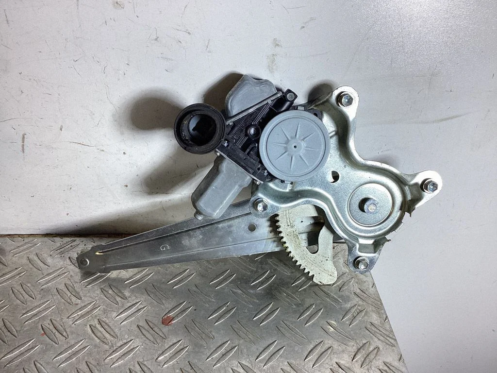 Rear door window regulator motor – Lexus GS 250 350 300H 450H (2013-)