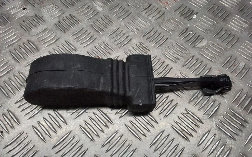 Rear door check strap stopper – Porsche Macan (95B) (2019-)