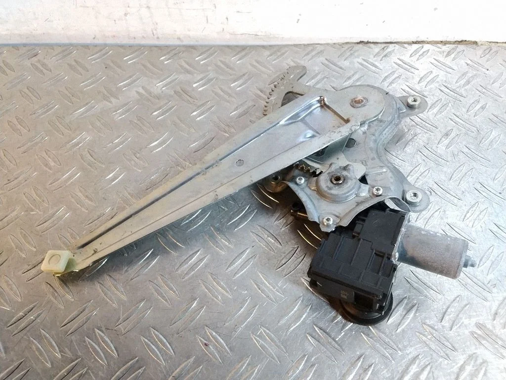 Rear door window regulator with motor – Toyota Land Cruiser (J150) (2009-)