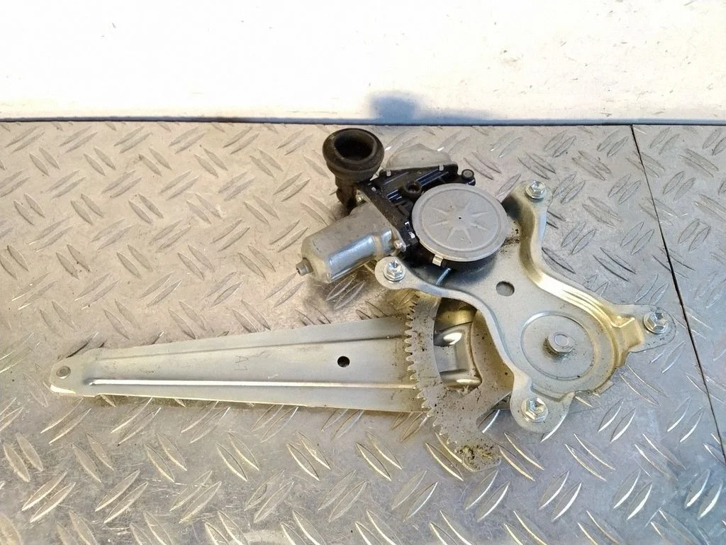 Rear door window regulator with motor 8572060300