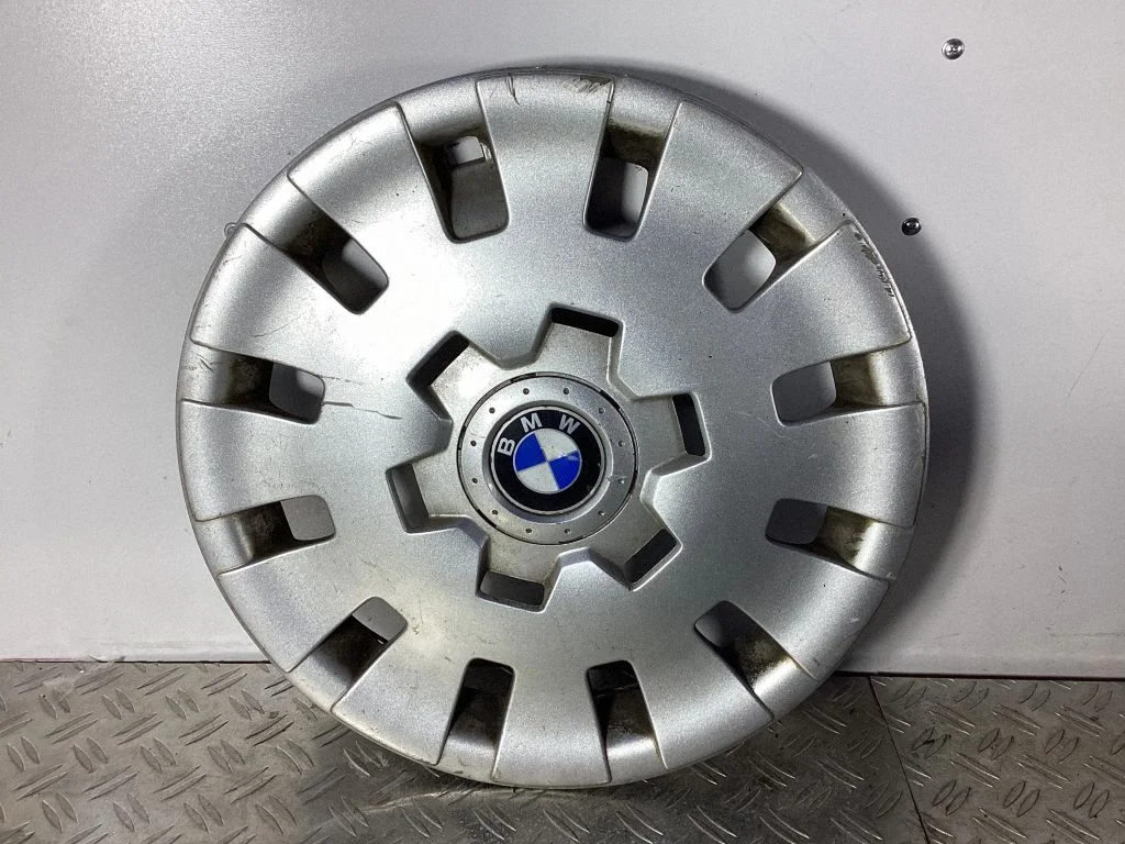 R15 wheel hub/cap/trim – BMW 3 Series E46 (1998-2005)
