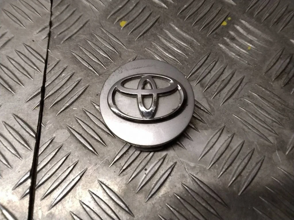 Original wheel cap – Toyota Auris E180 (2012-2018)