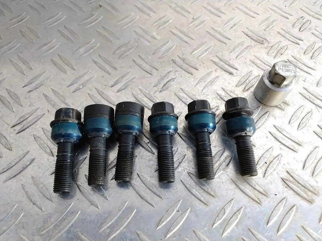 Nuts/bolts – Porsche Cayenne (92A) (2010-2017)