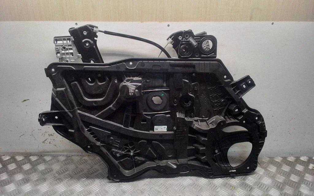 Front door electric window regulator 149551097E