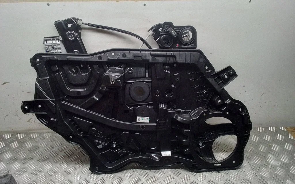 Front door electric window regulator 149551097E