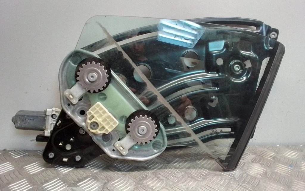 Priekšējā el. loga pacēlāja mehānisma komplekts – Porsche 911 991 (2011-2019)