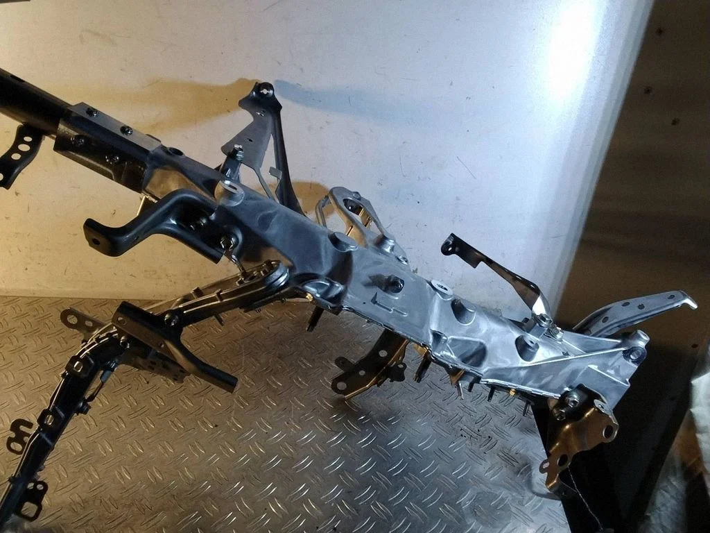 Armatuurlaua ristraam – Lexus RX 450H (2016-)