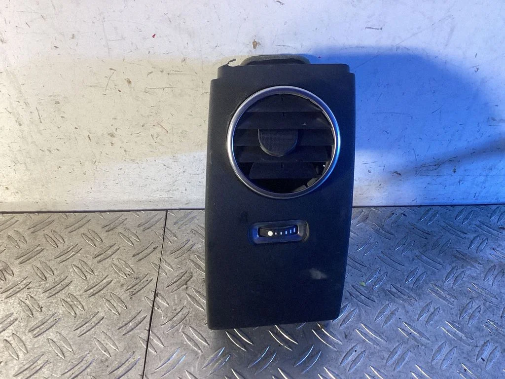 Dash center air vent grill 42024M