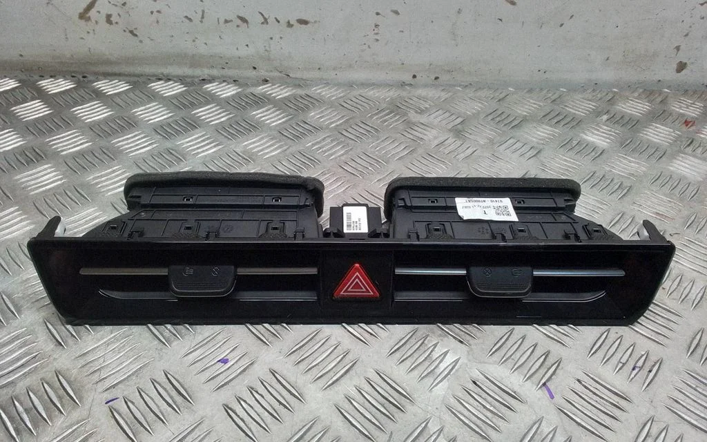 Dash center air vent grill 97410AT000