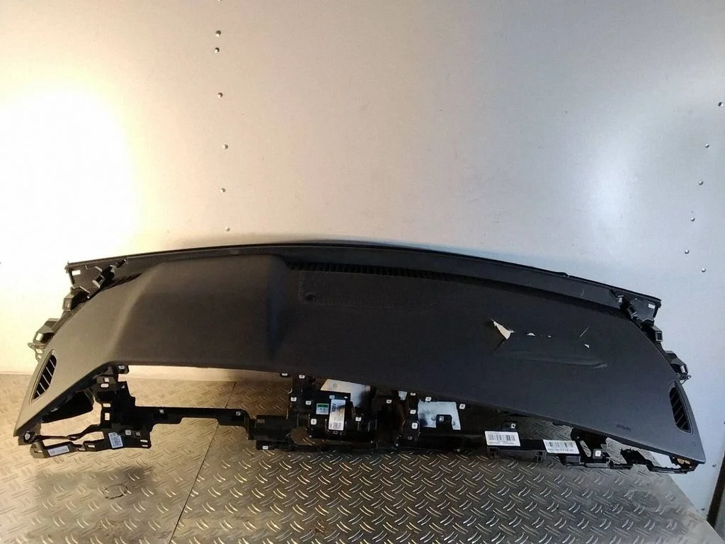 Dashboard 84721AT000