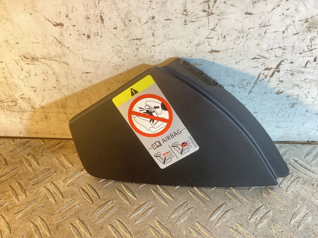 Dashboard side end trim – Porsche 911 991 (2011-2019)