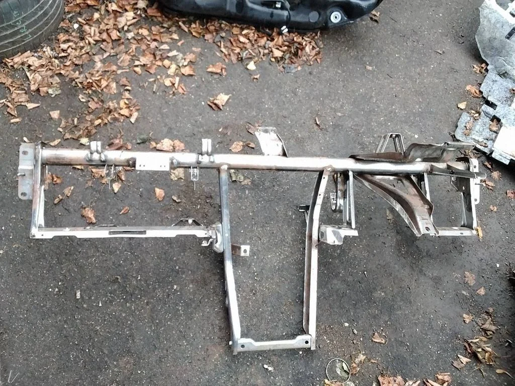 Armatuurlaua ristraam – Tesla Model S (2012-)