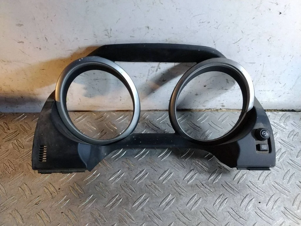 Näidikute paneeli viimistlus – Toyota Land Cruiser (J150) (2009-)