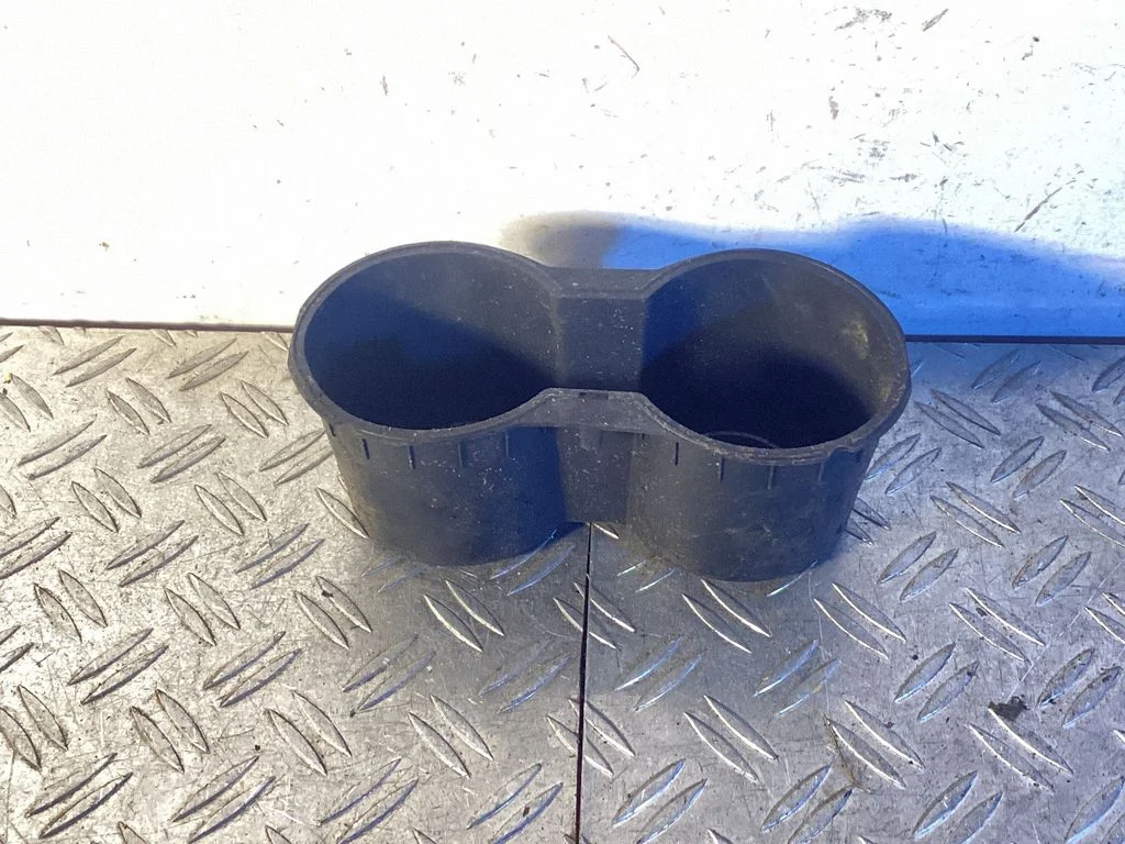 Cup holder – Tesla Model Y (2020-)