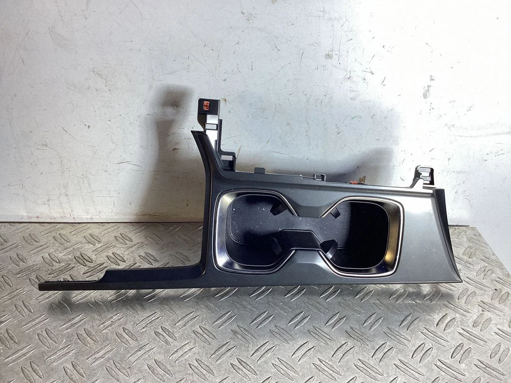 Cup holder – Lexus NX (2021-)