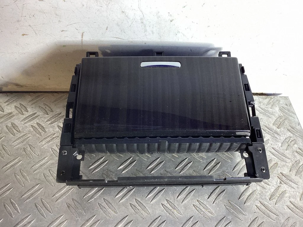 Cup holder – Lexus GS 250 350 300H 450H (2013-)