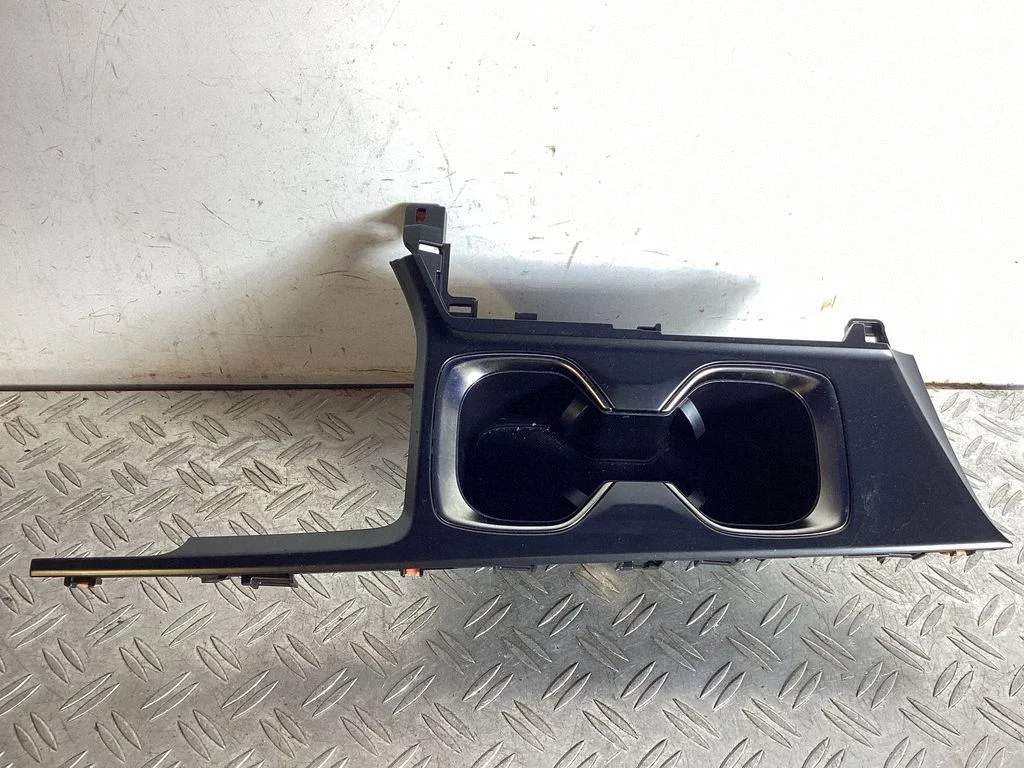 Cup holder – Lexus NX (2021-)