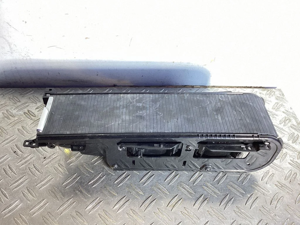 Cup holder – Volvo S90, V90 (2016-)