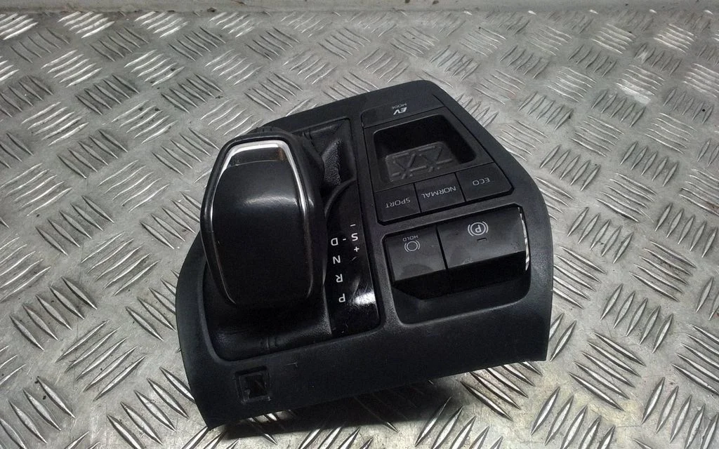 Gear shifter surround trim plastic 5880442460