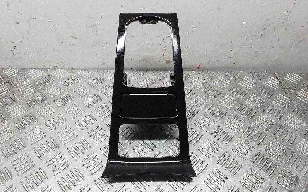 Gear shifter surround trim plastic – Porsche Cayenne (92A) (2010-2017)