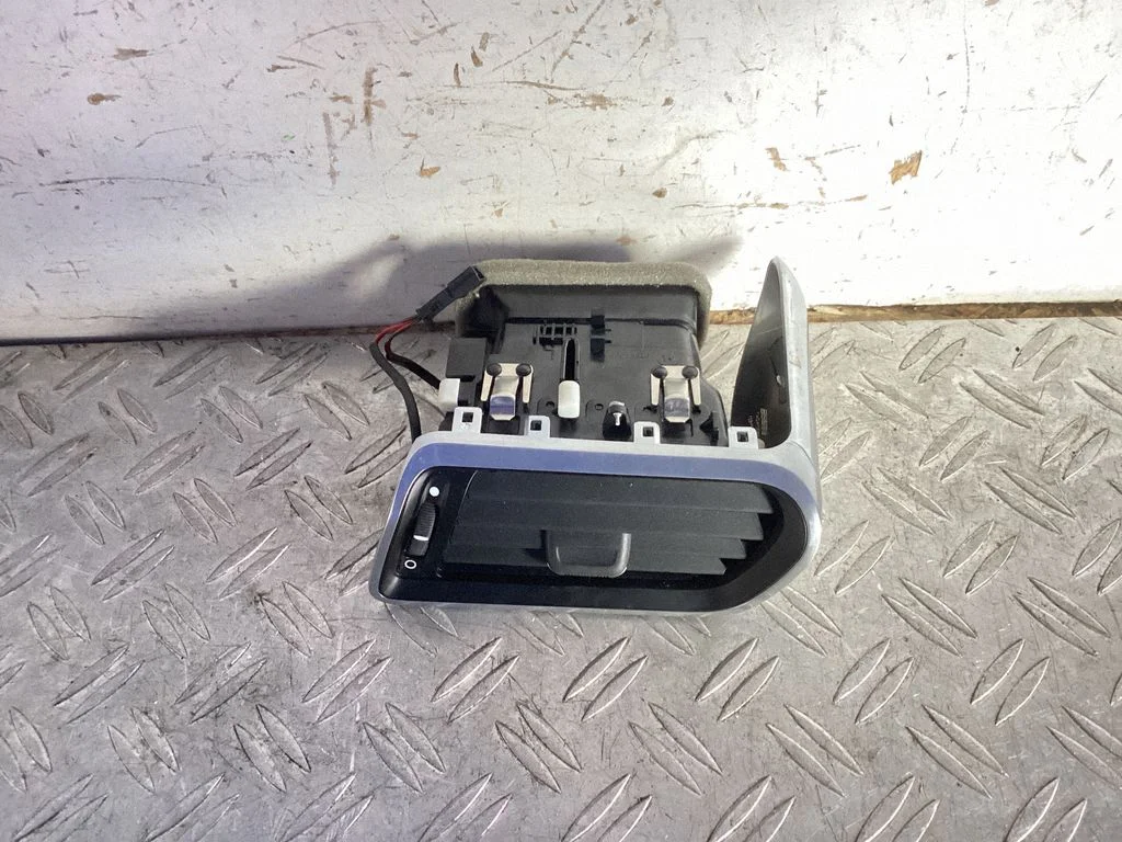 Armatuurlaua külje õhutusresti kate – Porsche 911 991 (2011-2019)