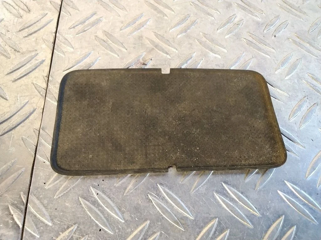 Glove box pad – Toyota Land Cruiser (J200) (2008-)