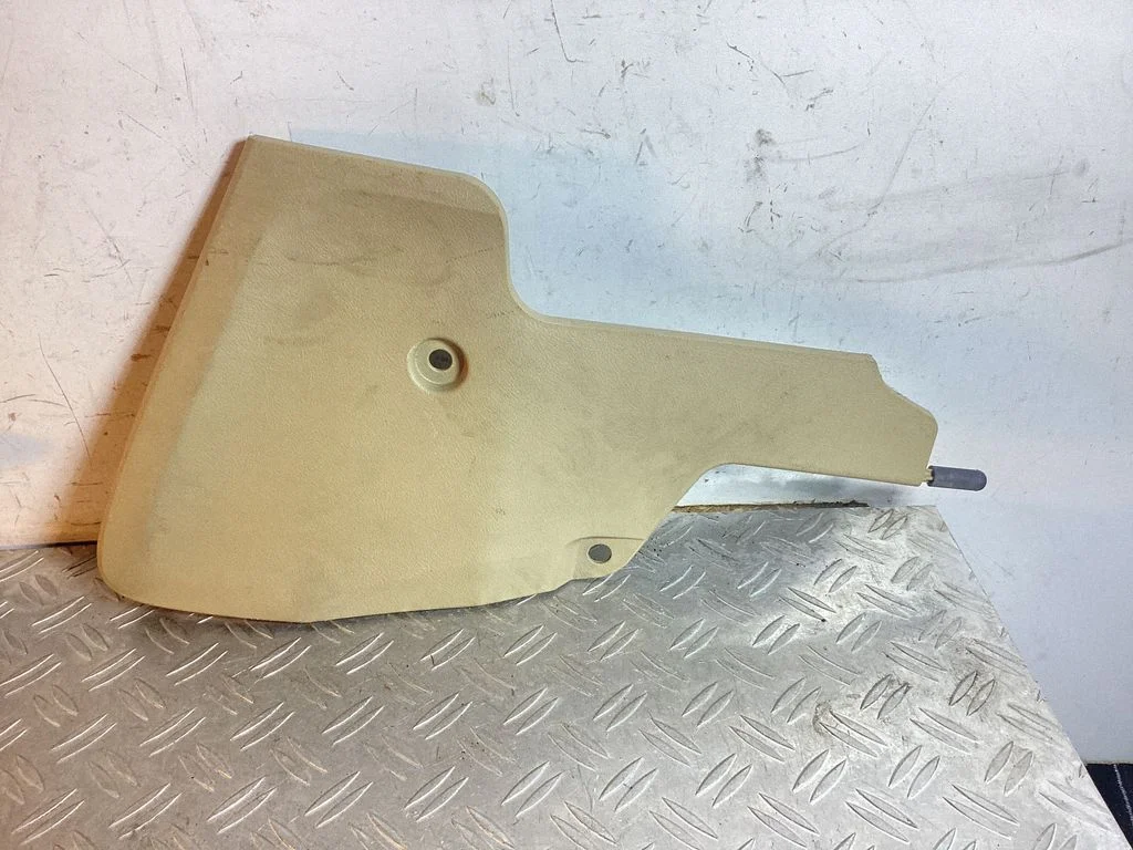 Center console decorative trim – Toyota Land Cruiser (J200) (2008-)