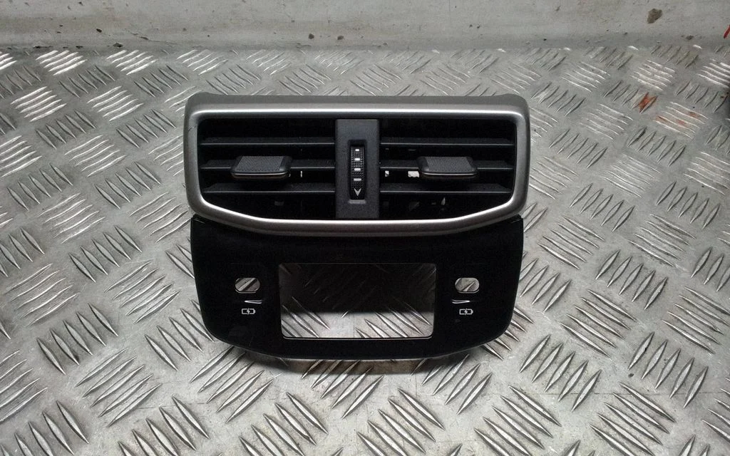 Rear air vent grill – Lexus RX 450H (2016-)