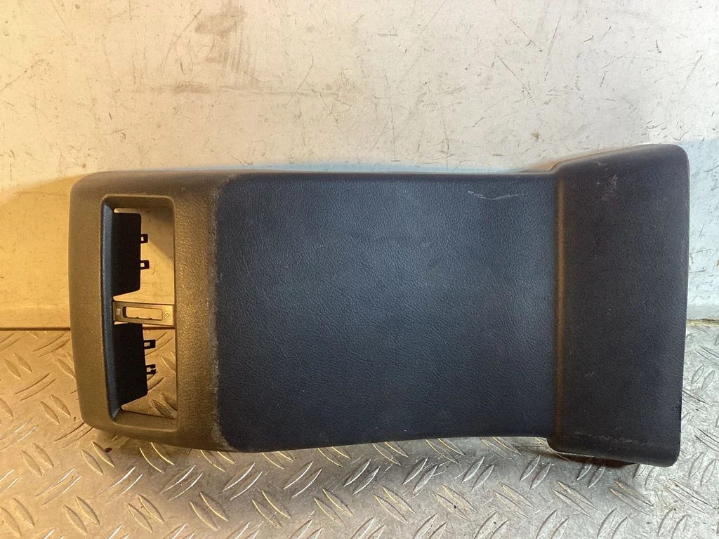 Rear air vent grill – Lexus RX III (2008-2015)