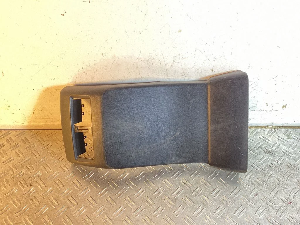 Rear air vent grill – Lexus RX 450H (2016-)