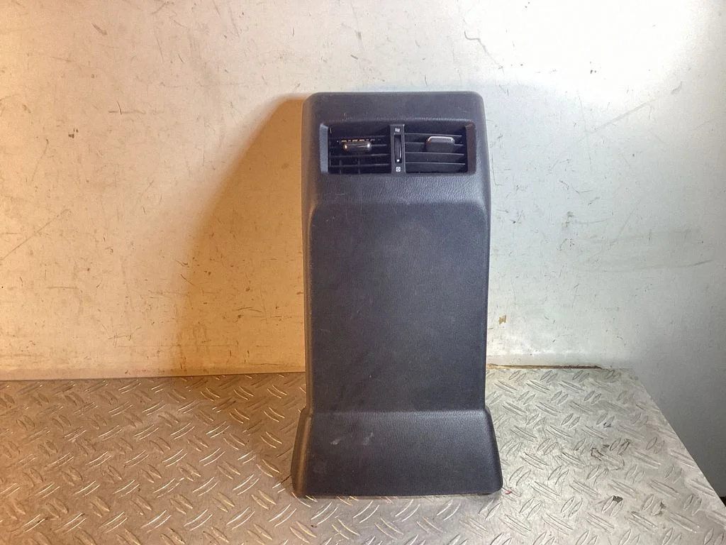 Rear air vent grill – Lexus RX III (2008-2015)