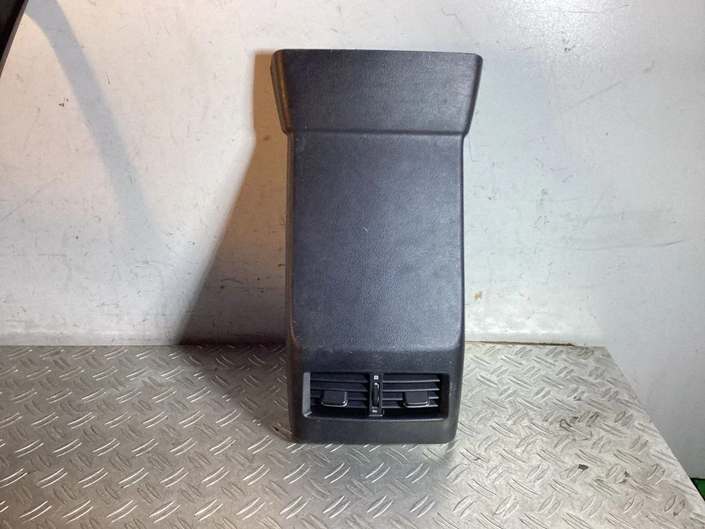 Rear air vent grill – Lexus RX III (2008-2015)