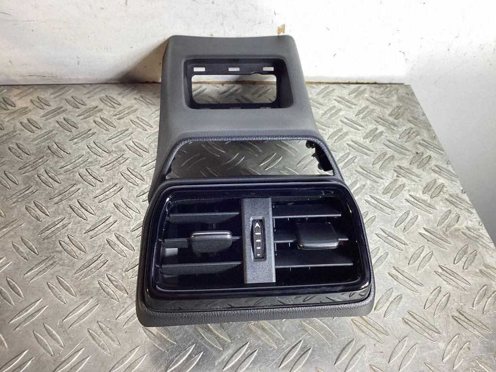 Rear air vent grill – Lexus NX (2021-)