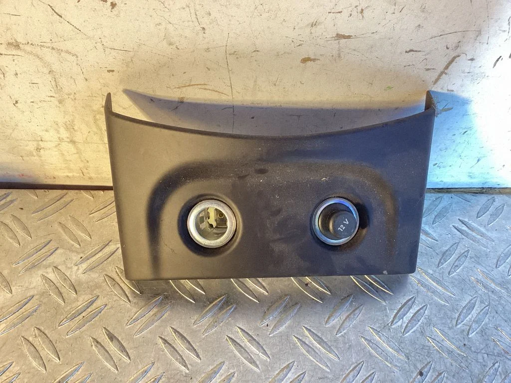 Cigarette lighter rear – Porsche Cayenne (92A) (2010-2017)