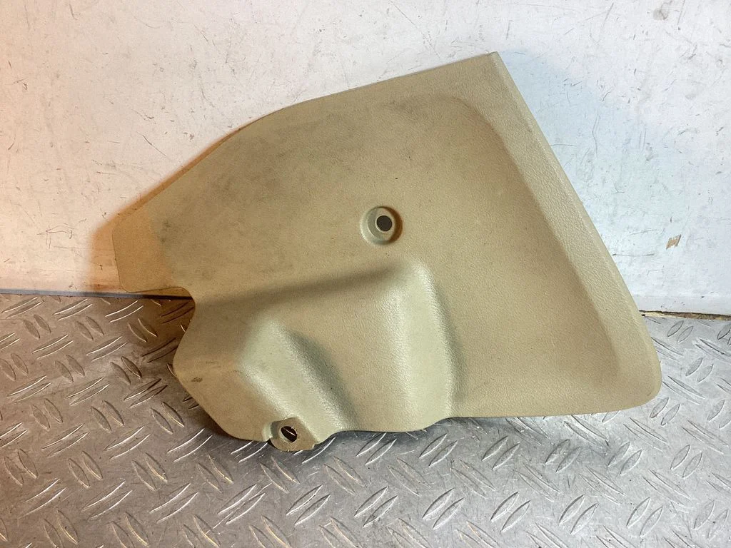 Centre console side trim front – Honda CR-V (2007-2012)