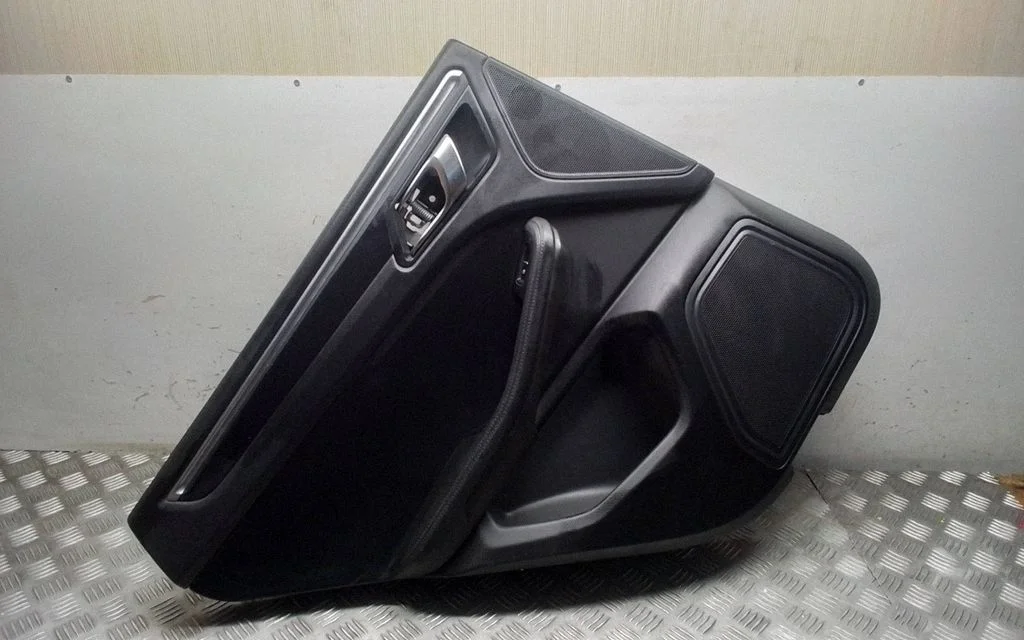 Rear door card panel trim – Porsche Macan (95B) (2019-)