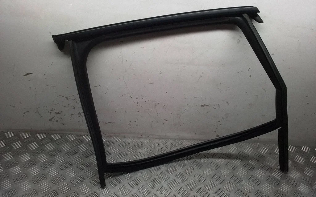 Other rear door trim element – Porsche Macan (95B) (2019-)
