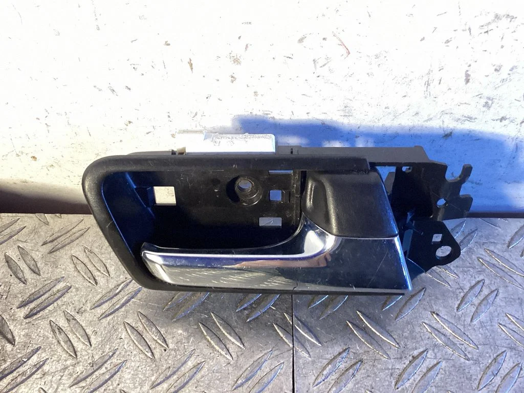 Rear door handle trim – Toyota Land Cruiser (J150) (2009-)