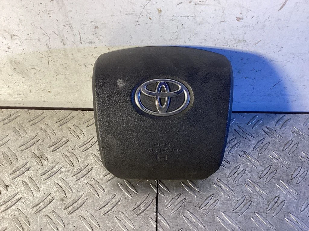 Steering wheel airbag