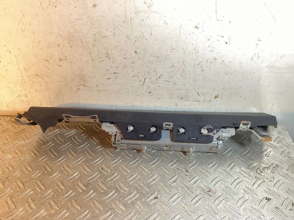 Knee airbag – Lexus RX III (2008-2015)